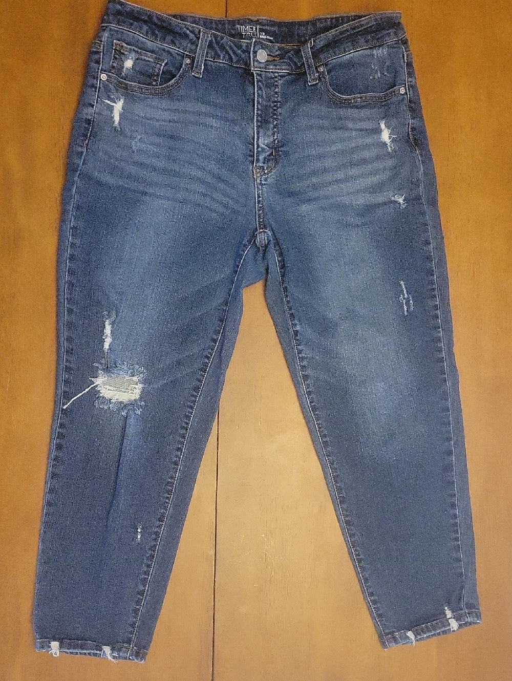 Time and Tru Distressed Dark Blue Capri Jeans Size 12